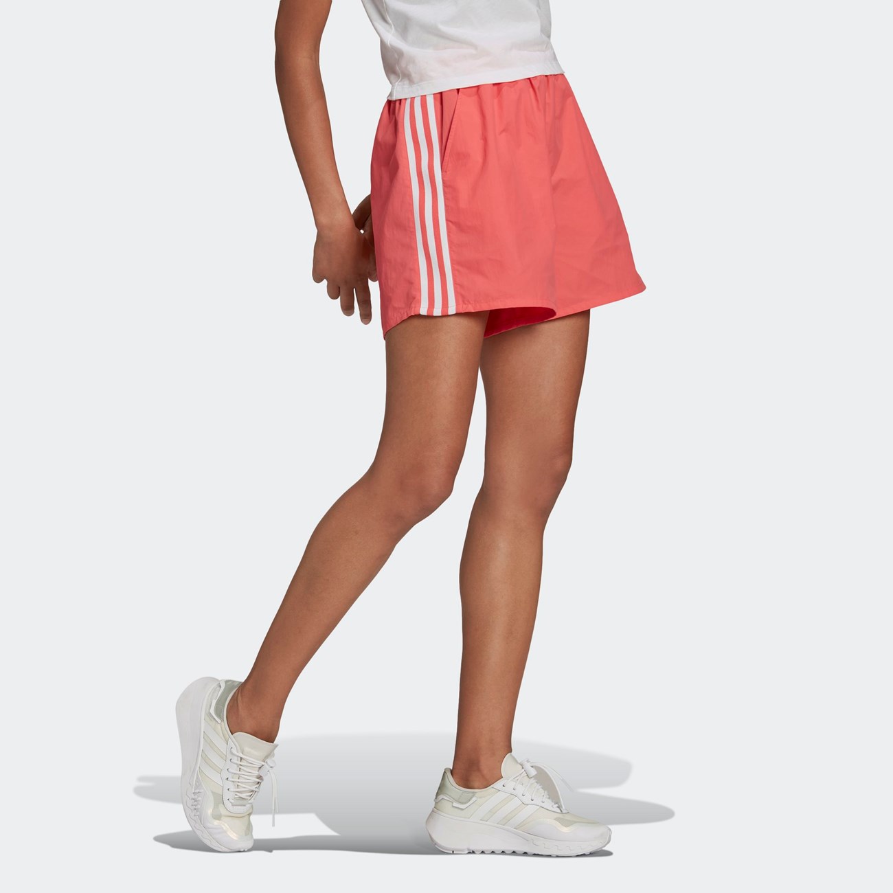 adidas Originals Γυναικείο Σορτς Shorts HF7454-AEE1 - The Athlete's Foot